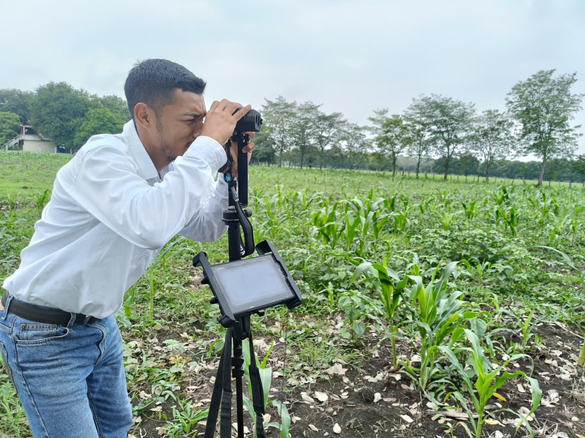 Capacitación en Field-Map y herramientas GIS — equipo SAbERES